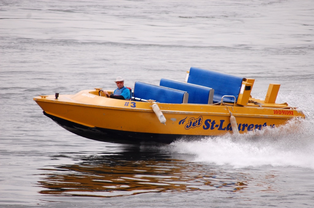 montreal jet boat photo